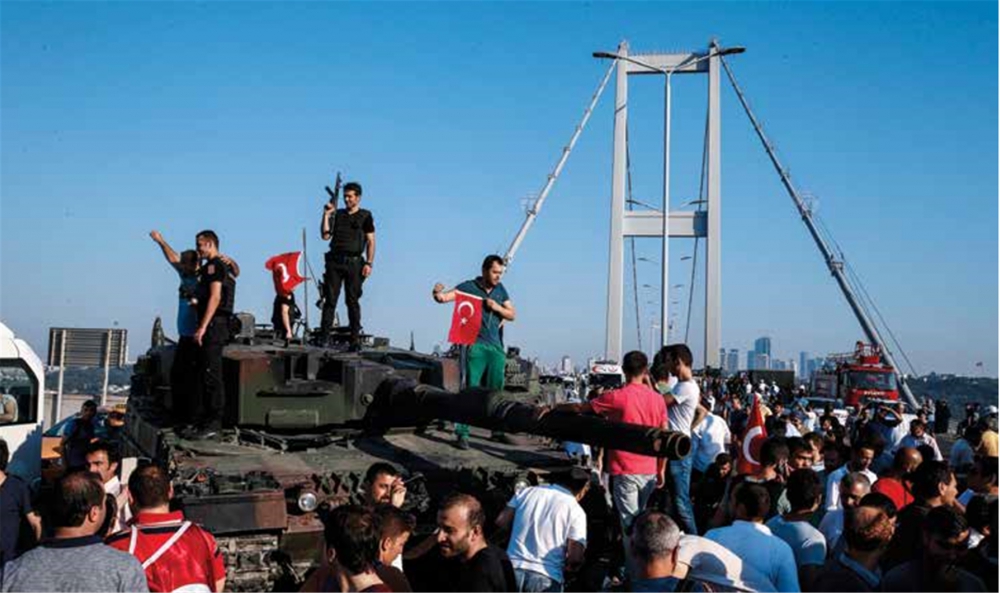 İşte 15 Temmuz Darbe Girişiminden Çarpıcı Kareler 9
