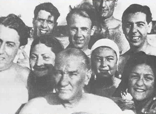 Mustafa Kemal Atatürk'ün İlk Defa Göreceğiniz Albümü 12