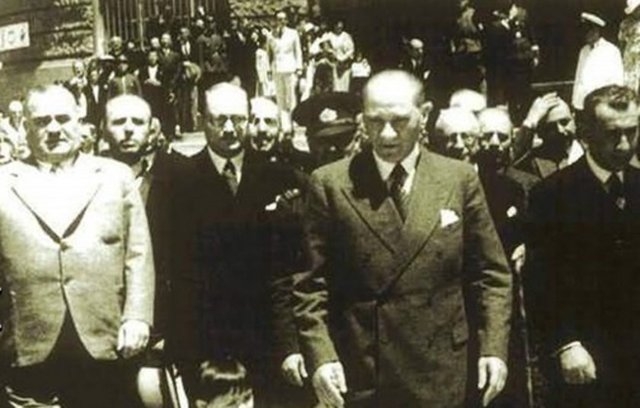 Mustafa Kemal Atatürk'ün İlk Defa Göreceğiniz Albümü 13