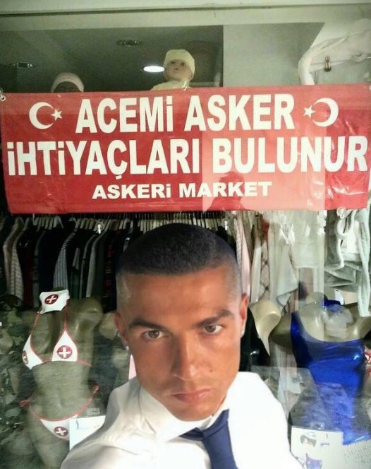 Ronaldo'nun Yeni Stiline Yapılan Komik Photoshop'lar 14