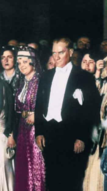 Renklendirilmiş Atatürk Fotoğrafları Çok Özel Resimler 16