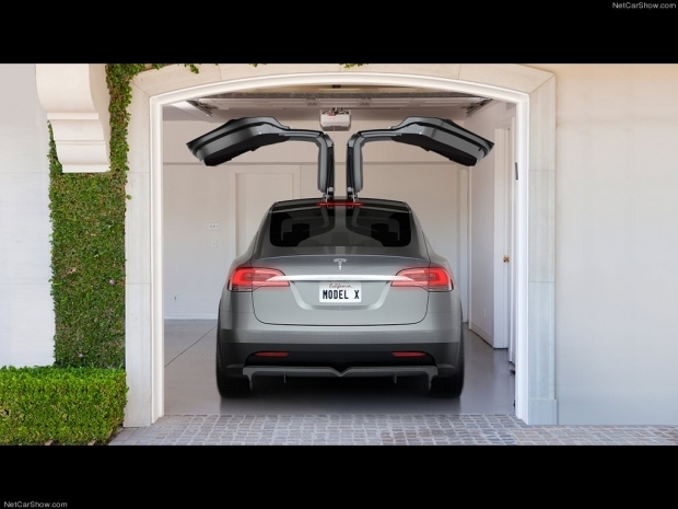 Tesla Model X 10