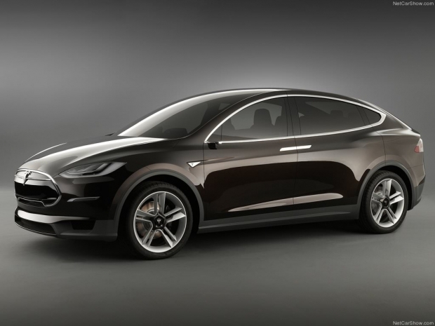 Tesla Model X 4