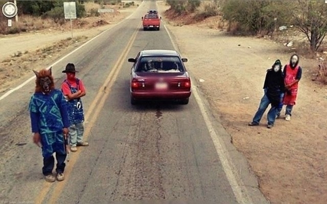 Google Street View Kameralarına Takılan Biribirinden İlginç Görüntüler 23