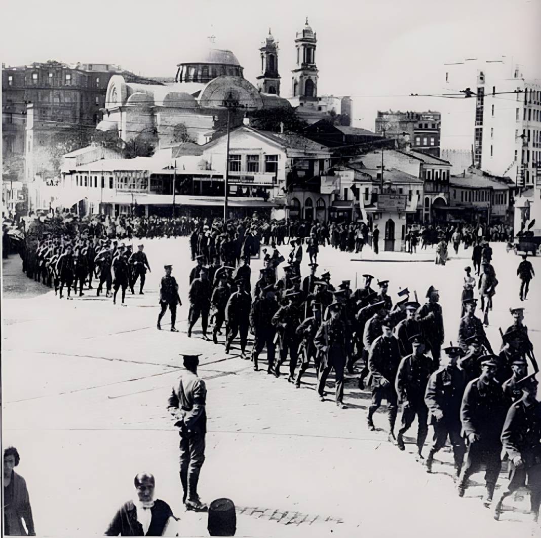 İstanbul'un İşgal Yılları | Resimler ve Olay Örgüleri 13