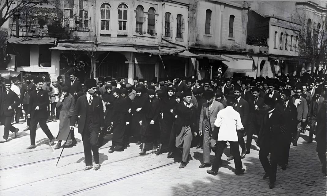 İstanbul'un İşgal Yılları | Resimler ve Olay Örgüleri 31