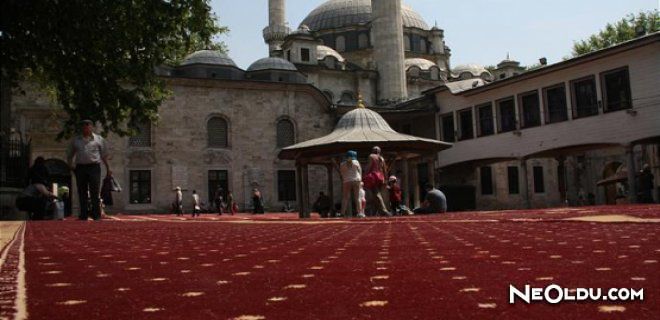 Rüyada Cami Avlusu Görmek Ne Anlama Gelir