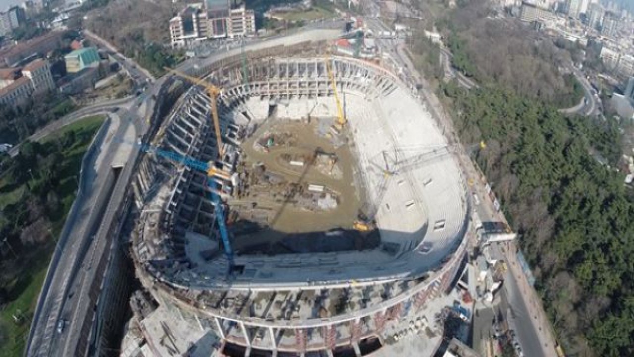 Beşiktaş Stadı İnşaatındaki Efsane Uyarı Levhaları