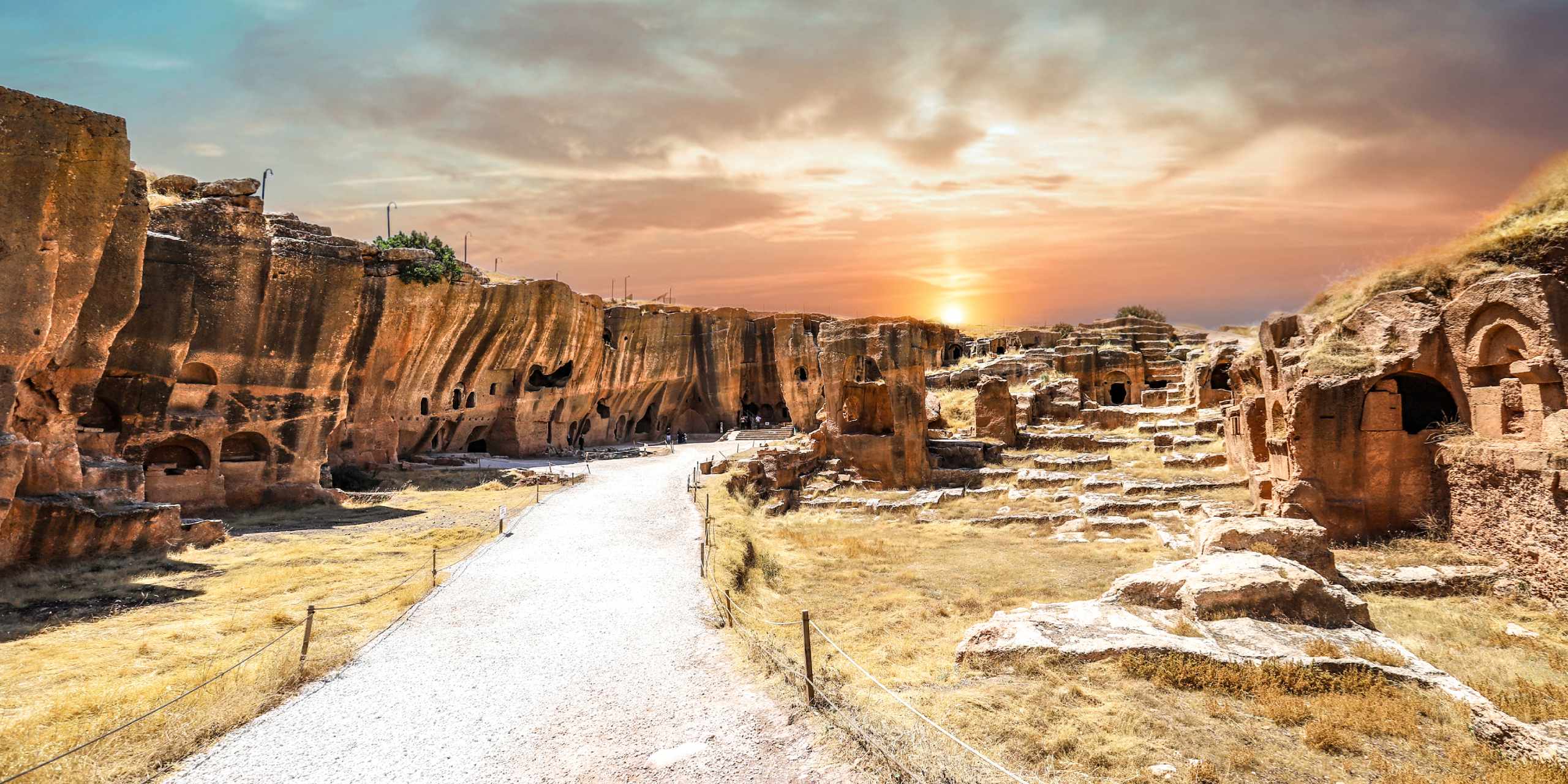 Mardin'in Gizli Hazineleri: Görmeniz Gereken Yerler