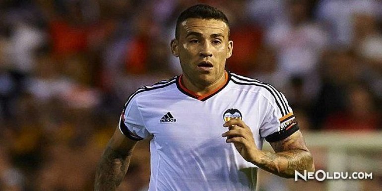 Nicolas Otamendi Kimdir