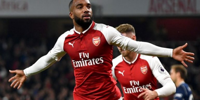 Alexandre Lacazette Kimdir