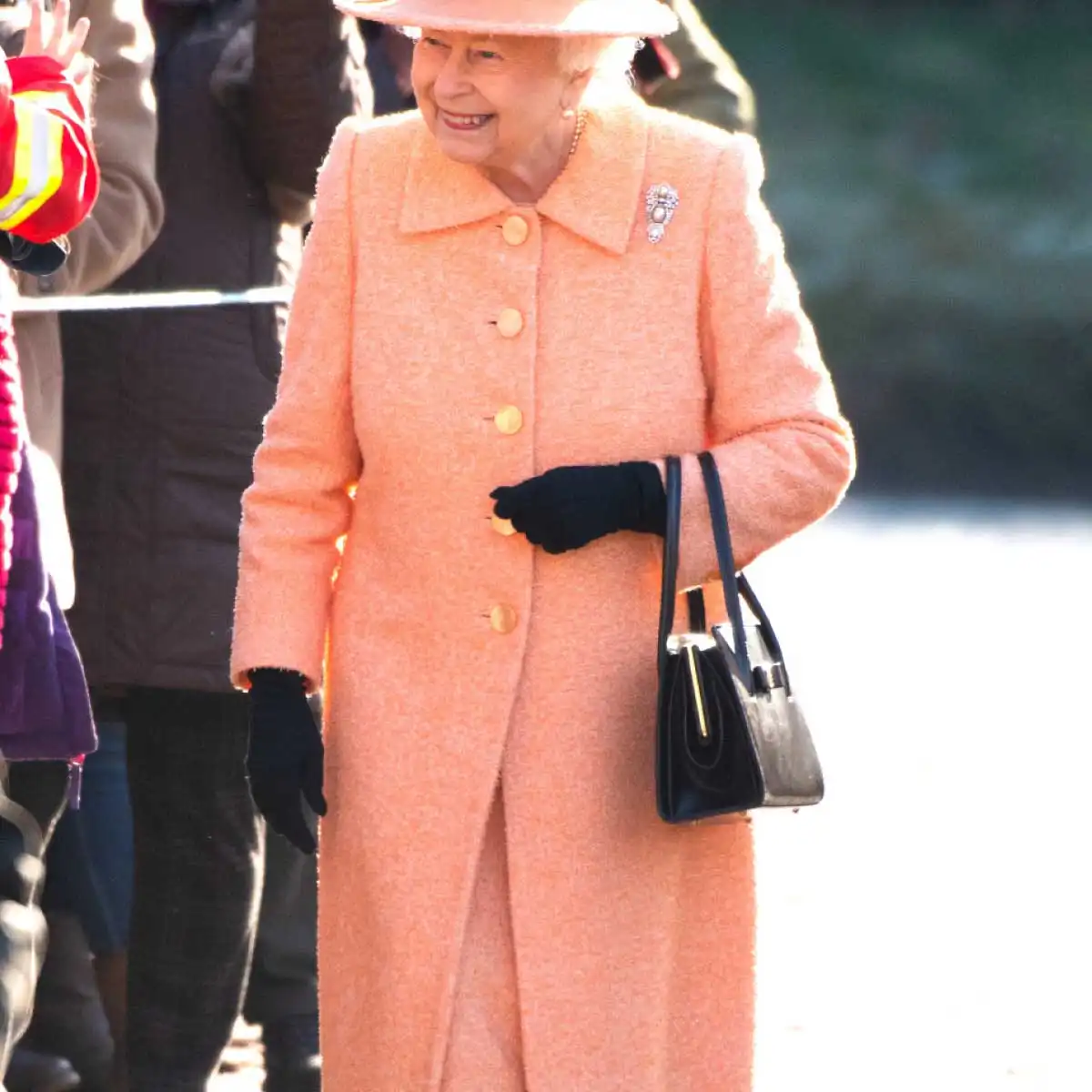 Kraliçe Elizabeth'in Çantasında Taşıdığı Eşyalar