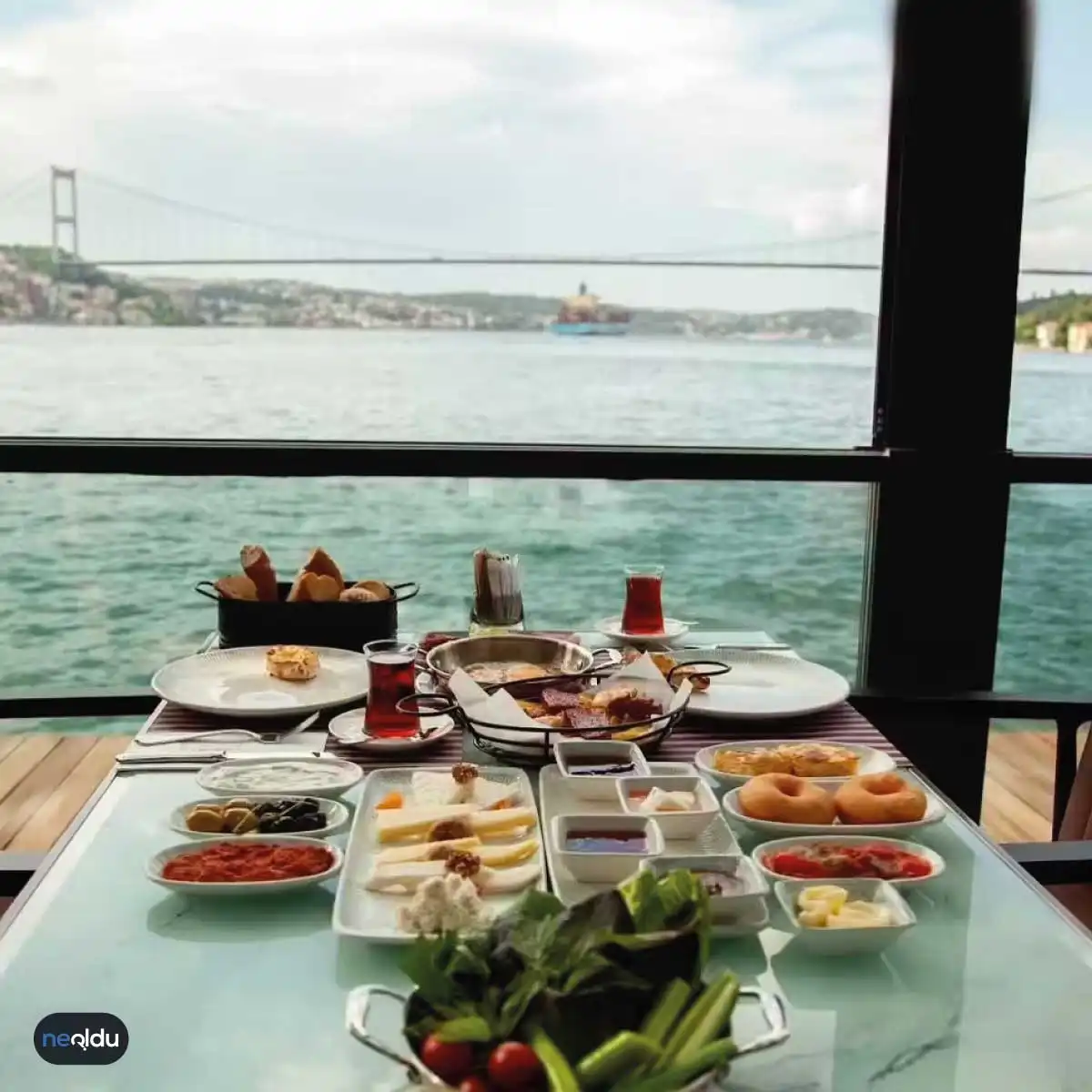 İstanbul'da Deniz Kenarında Yemek Yenilecek Mekanlar