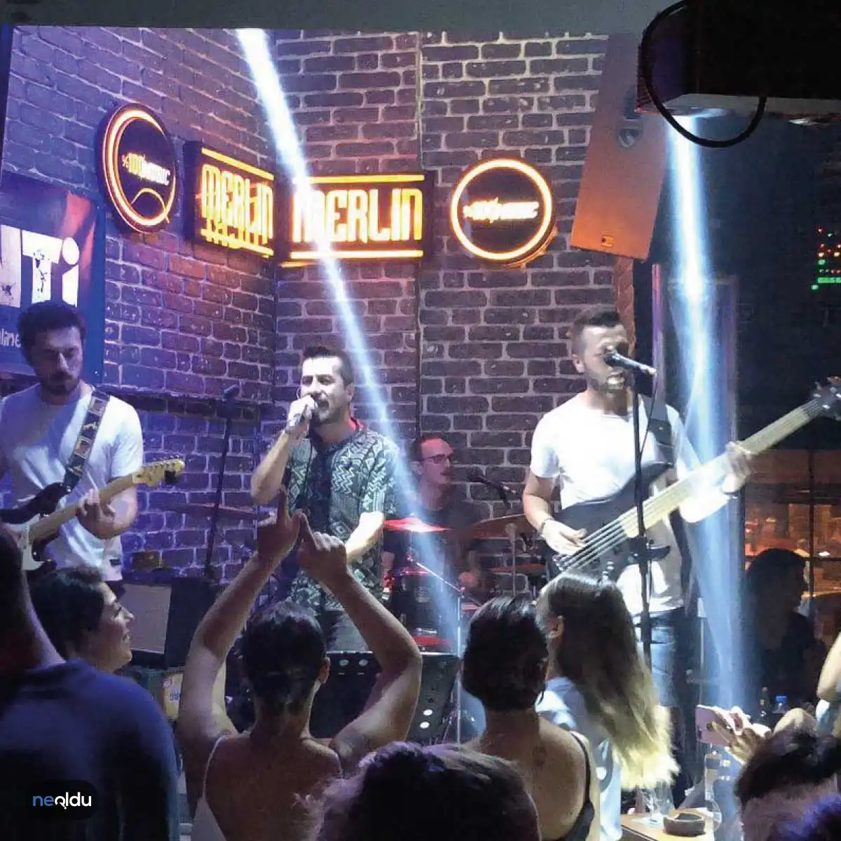 İzmir'in En İyi Pub Mekanları