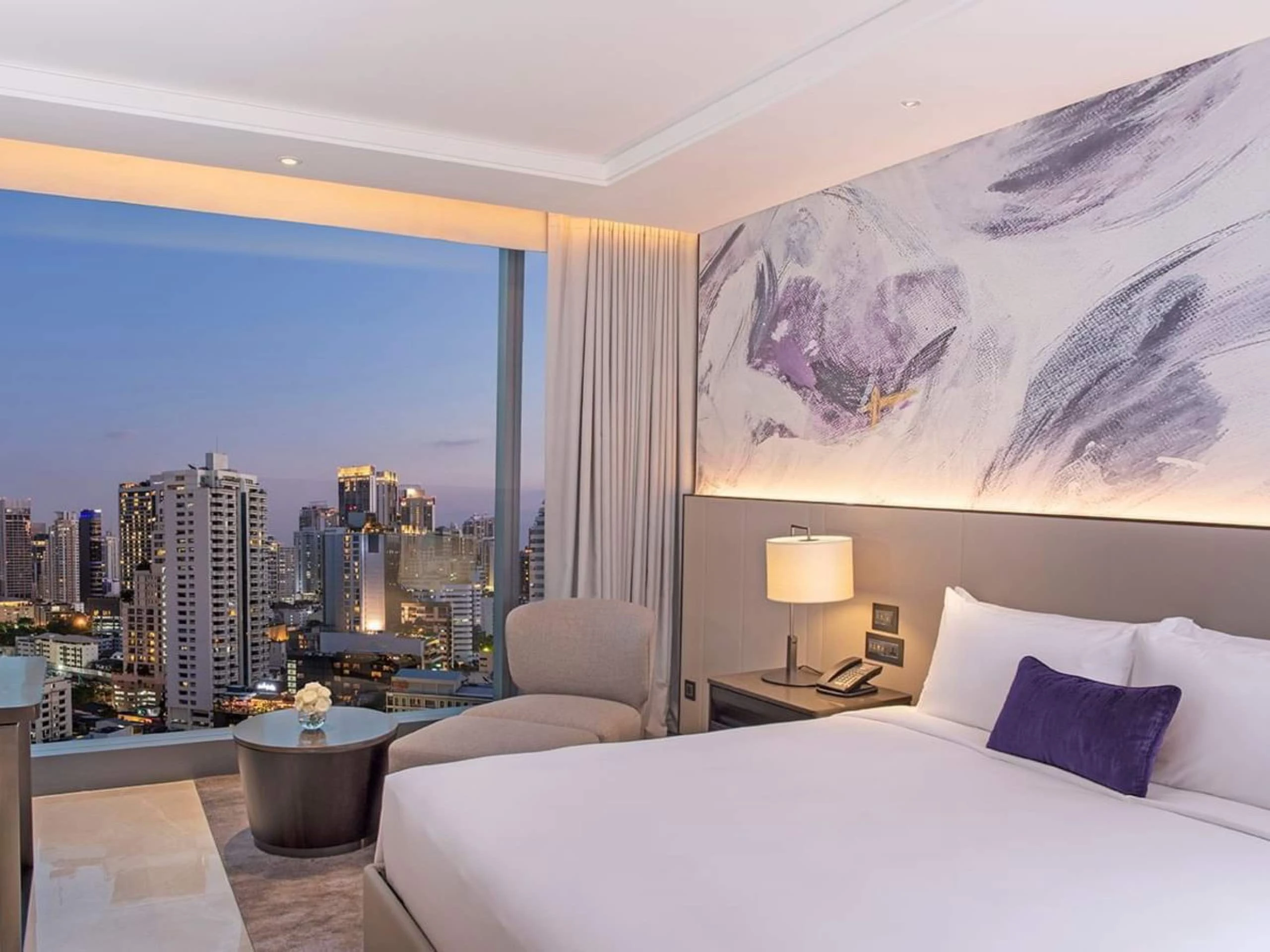 carlton-hotel-bangkok-sukhumvit.webp