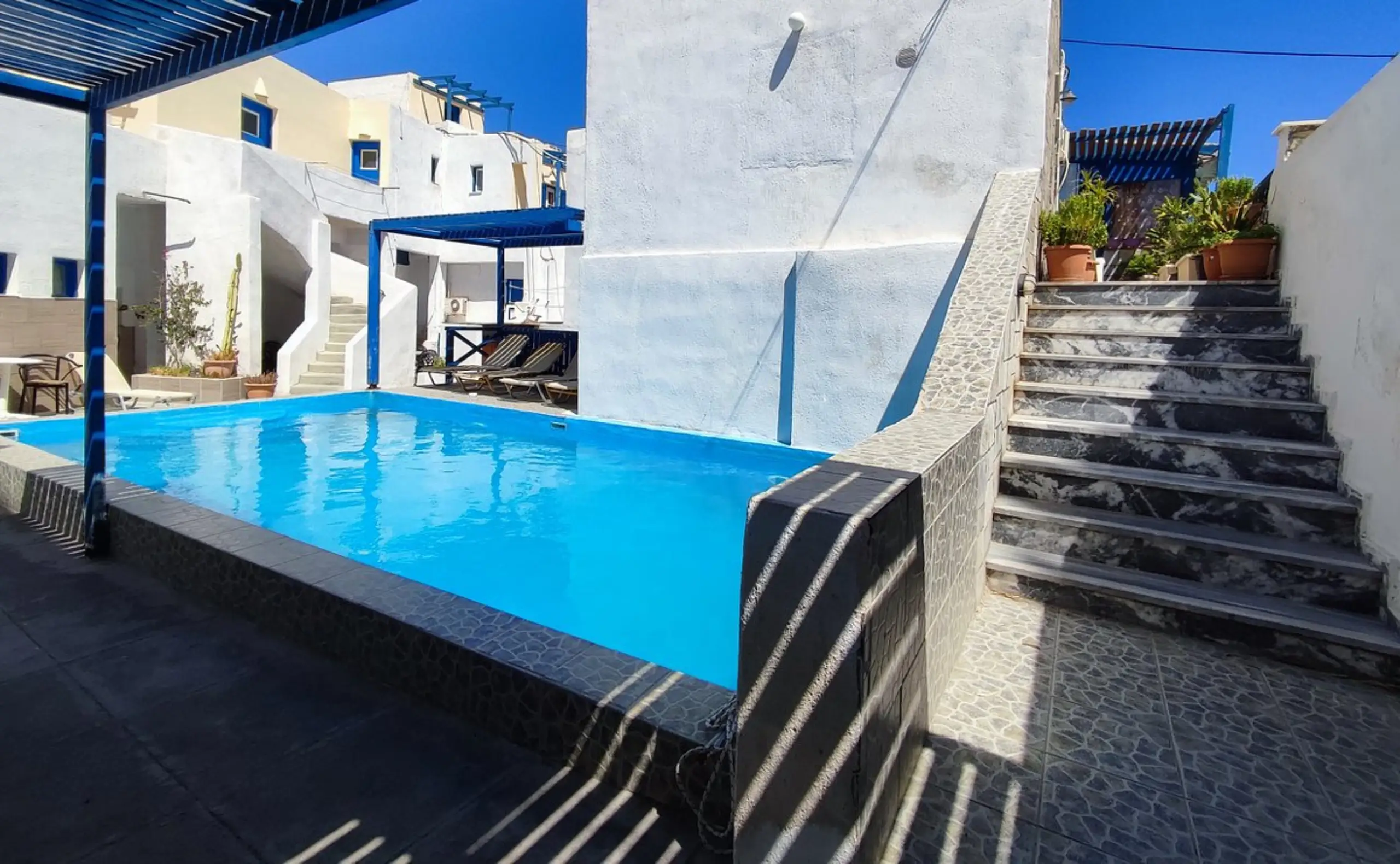 Santorini'de Nerede Kalınır?