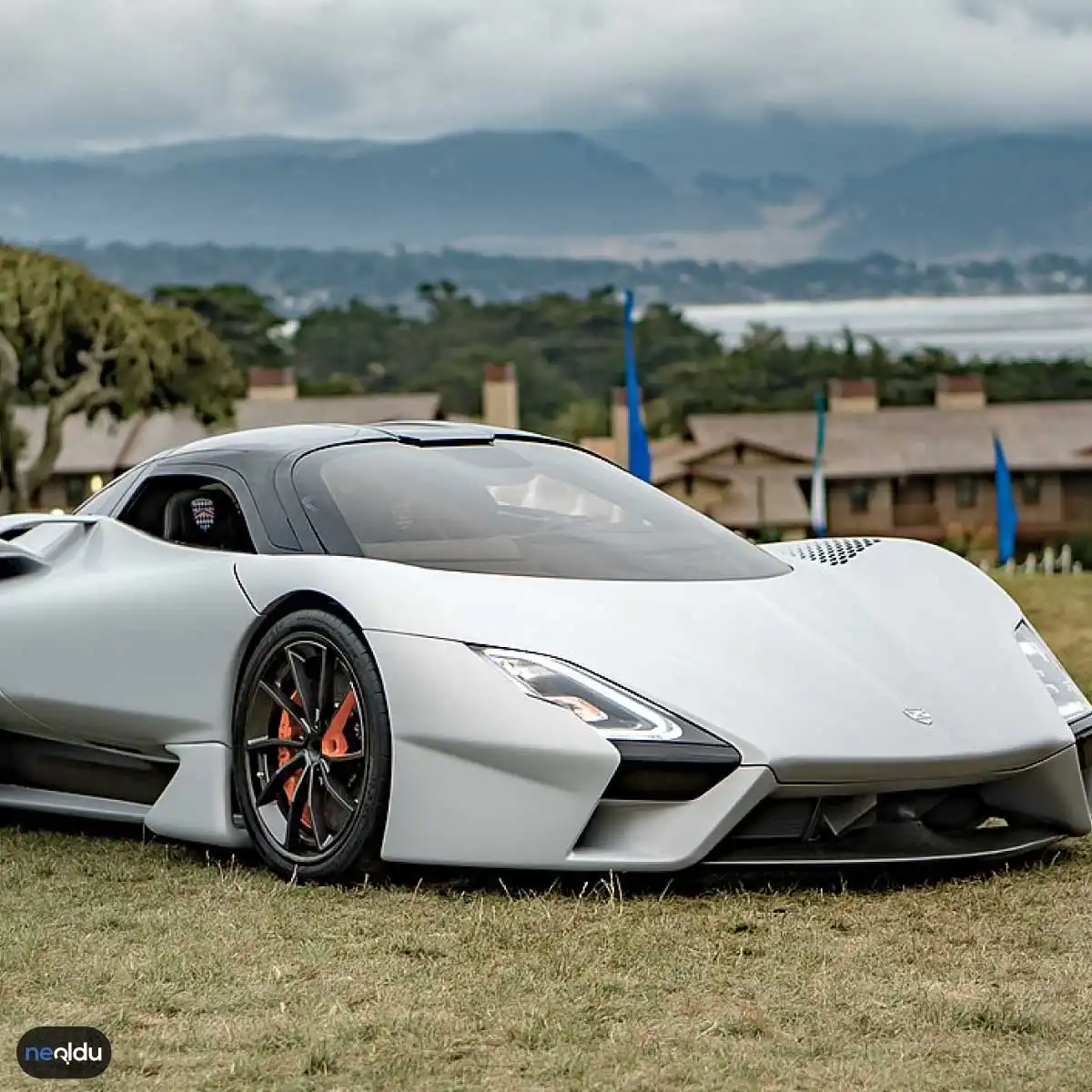 SSC Tuatara Hypercar