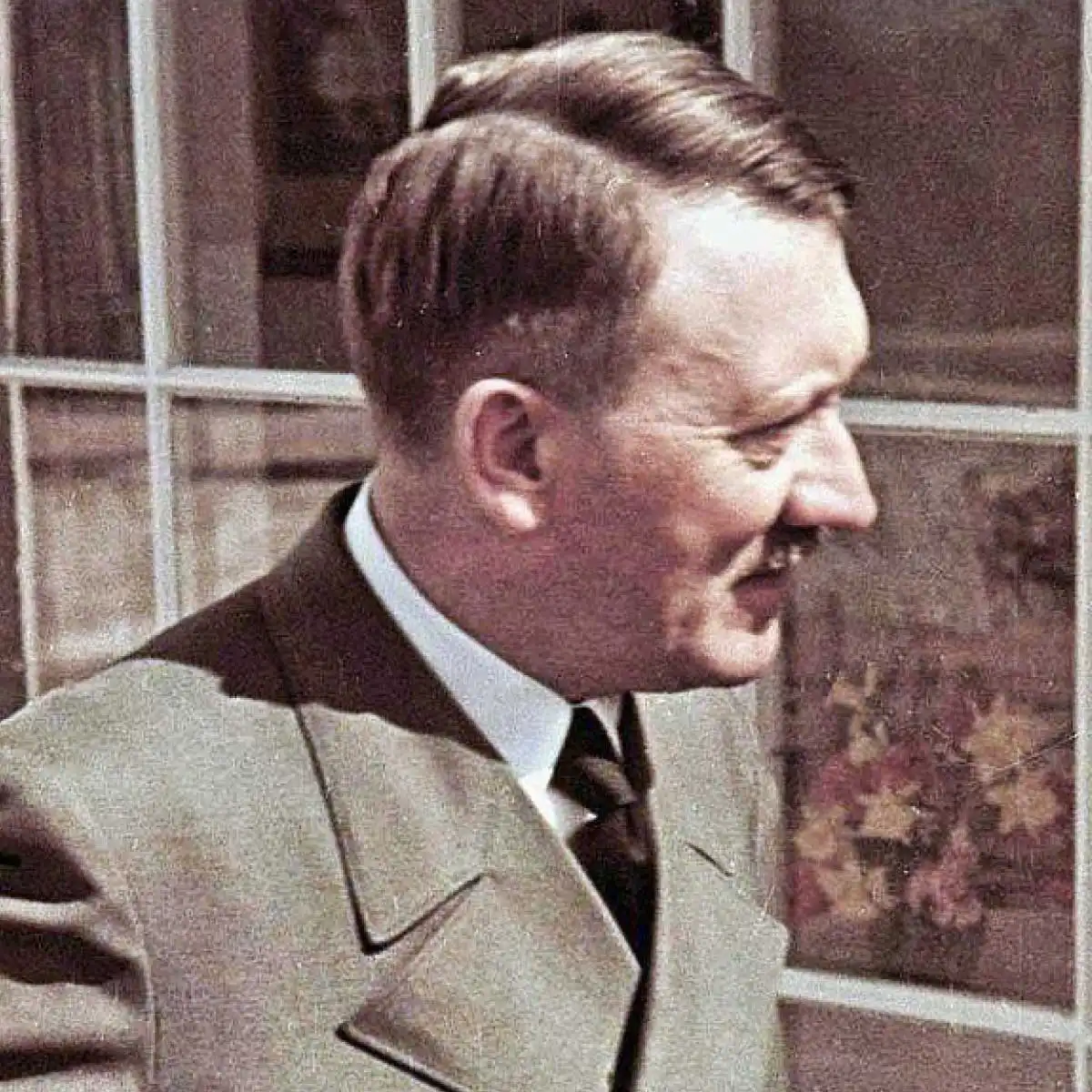 Adolf Hitler Hakkında Bilgi