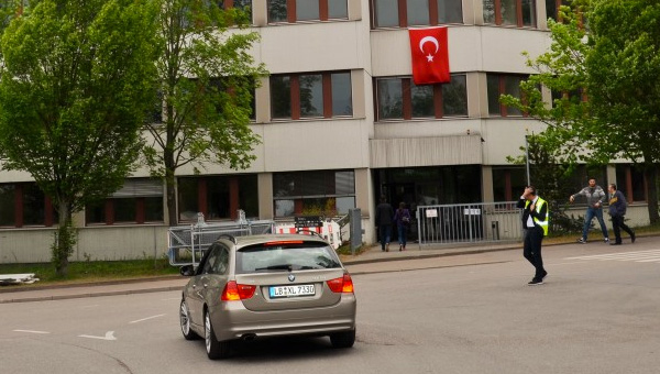 stuttgart türk başkonsolosluğu almanya