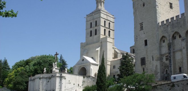 avignon-katedrali.jpg