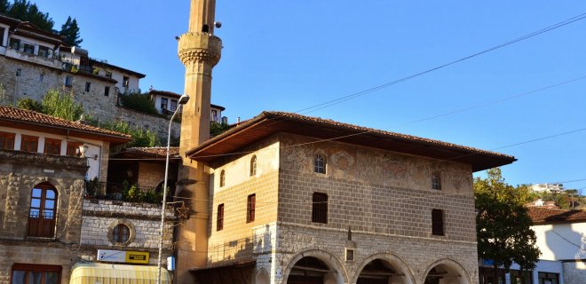 Bekarlar Camii arnavutluk