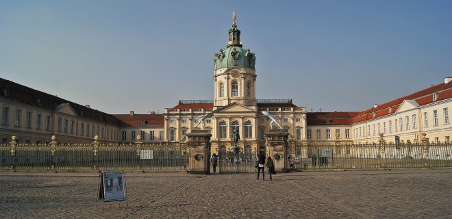 charlottenburg-sarayi.jpg