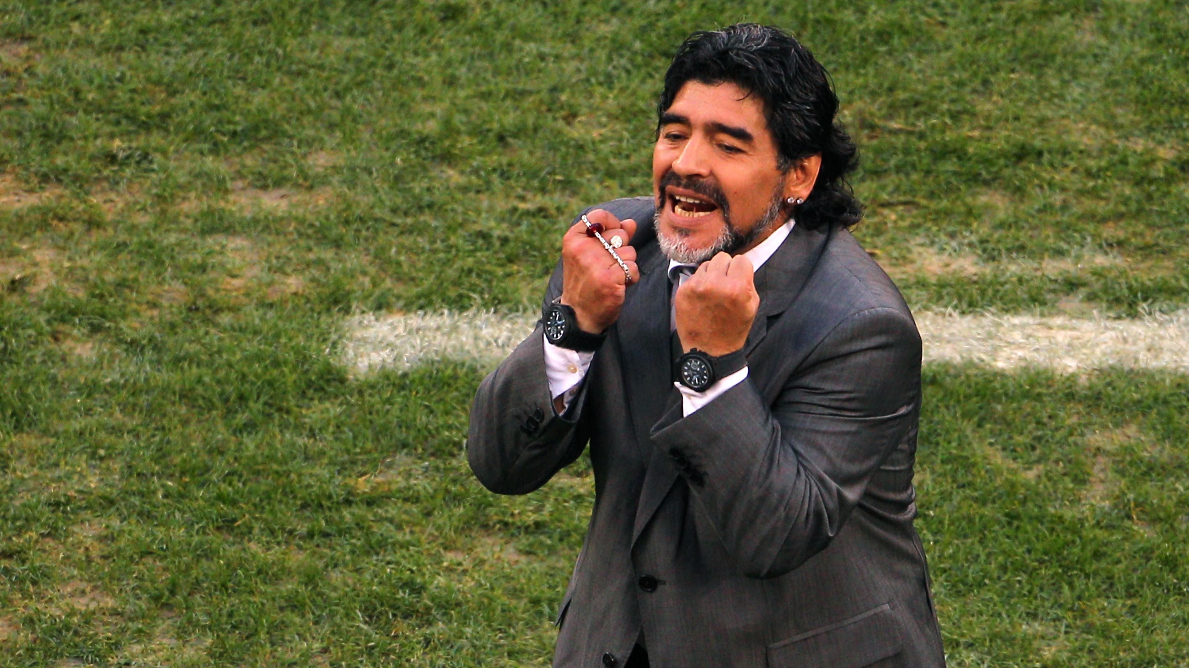 diego maradona teknik direktör