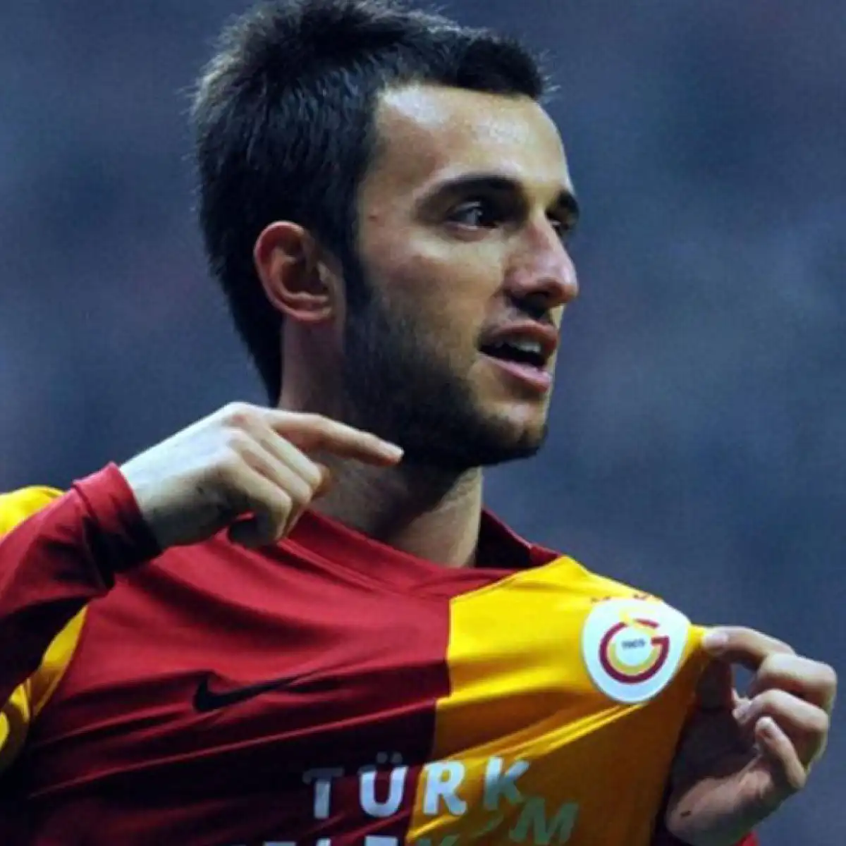 Emre Çolak Kimdir?