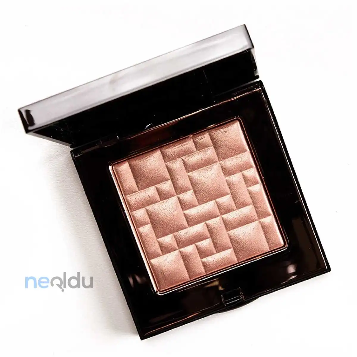 Bobbi Brown Highlighting Powder