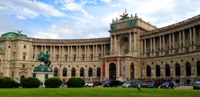 hofburg-imparatorluk-sarayi-001.jpg