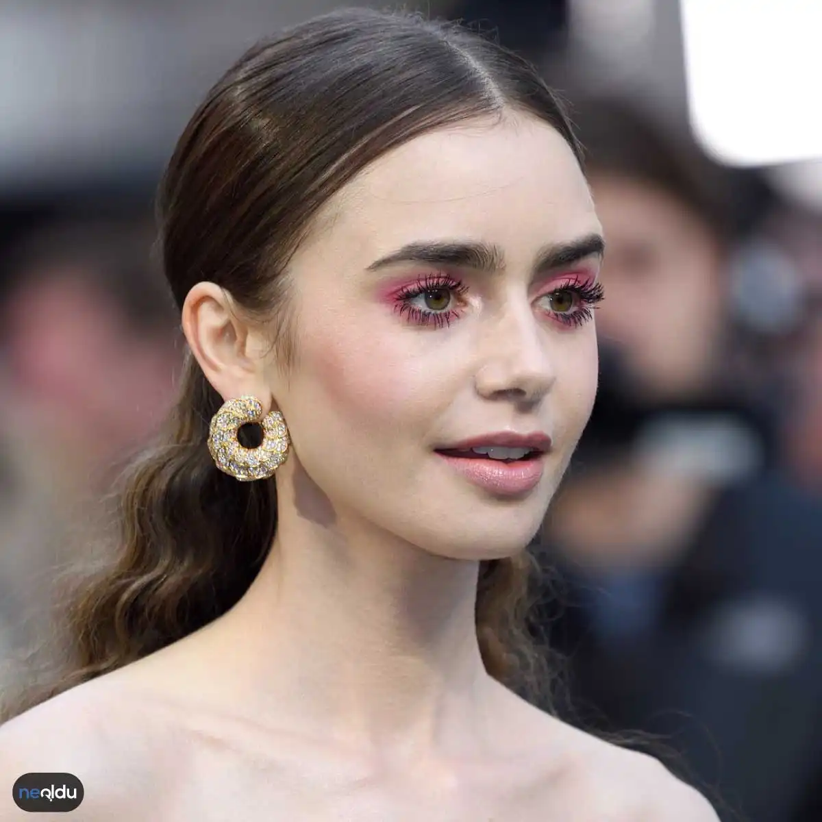 lily-collins-makyaji.webp