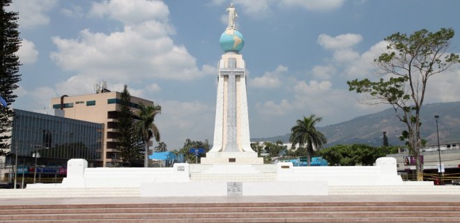 monumento-al-divino-salvador-del-mundo.jpg