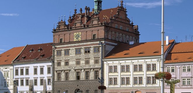 renaissance-town-hall-002.jpg