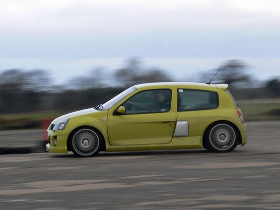 Renaul Clio V6 