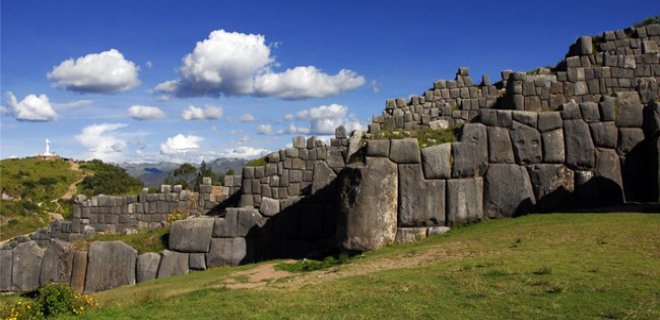 sacsayhuaman-002.jpg