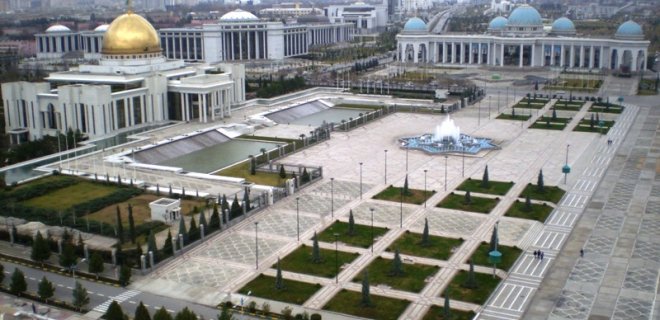 saparmurat-turkmenbasi-sarayi.jpg