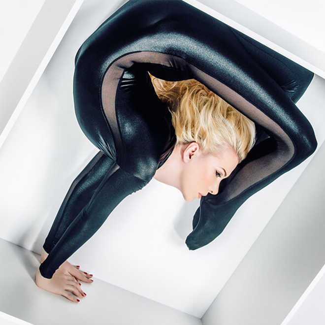 Son Derece Esnek Olan Kadın; Zlata Son Derece Esnek Olan Kadın; Zlata