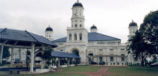 sultan-abu-bakar-camii.jpg