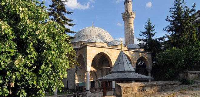 tarakli-yunus-pasa-camii-002.jpg