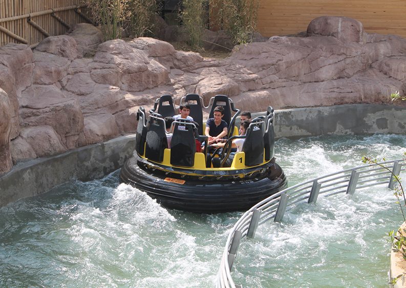 vialand istanbul tema park çılgın nehir