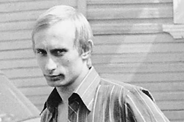 vladimir putin gençliği kgb