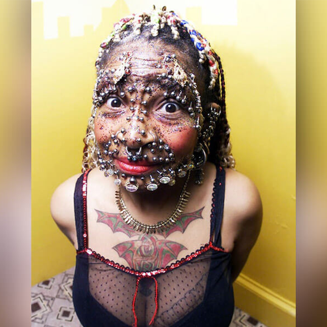 Vücudunun Her Yerini Korkutucu Şekilde Deldiren; Elaine Davidson Vücudunun Her Yerini Korkutucu Şekilde Deldiren; Elaine Davidson