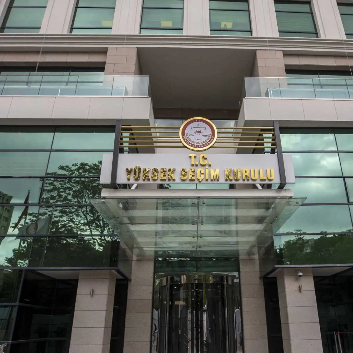 Yüksek Seçim Kurulu (YSK) Nedir, Görevleri Nelerdir?